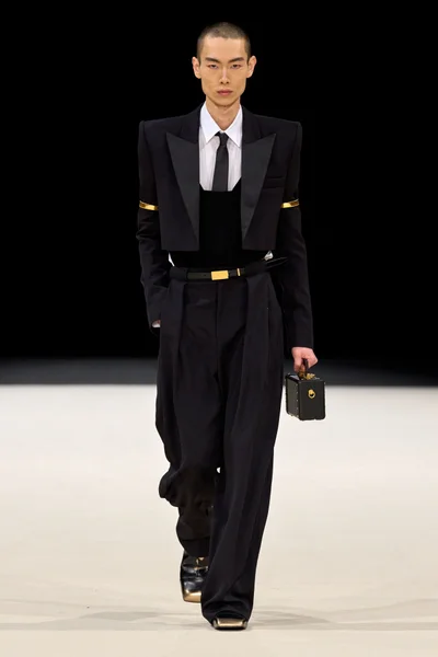 Look 46